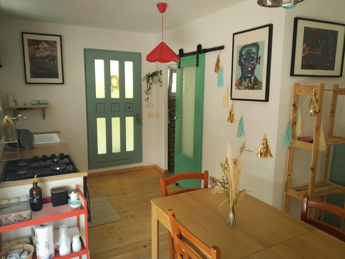 アトリ La Finestra Sul Cortile Bed & Breakfast エクステリア 写真