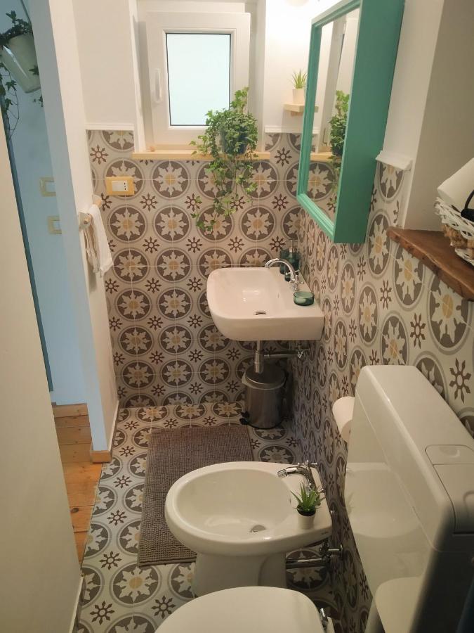 アトリ La Finestra Sul Cortile Bed & Breakfast エクステリア 写真