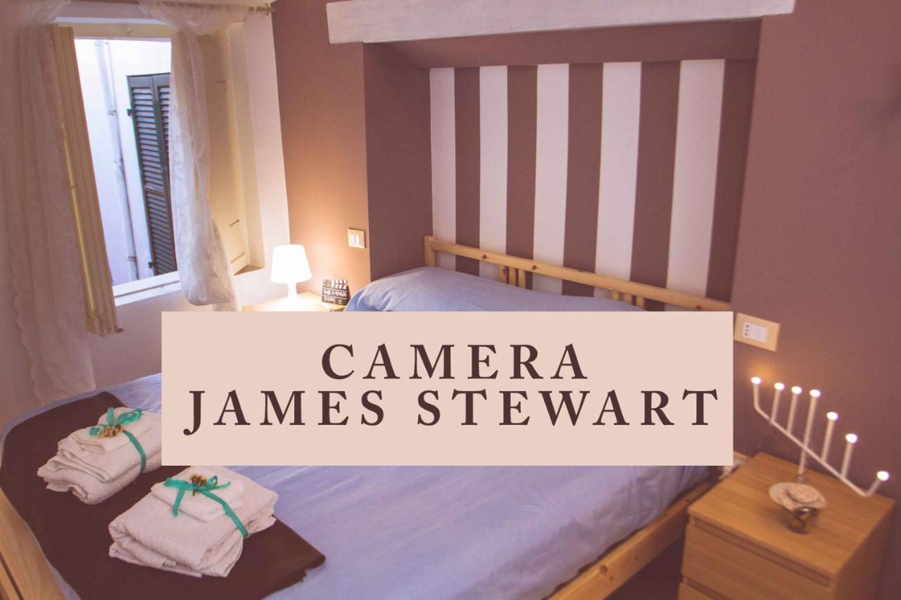 アトリ La Finestra Sul Cortile Bed & Breakfast エクステリア 写真