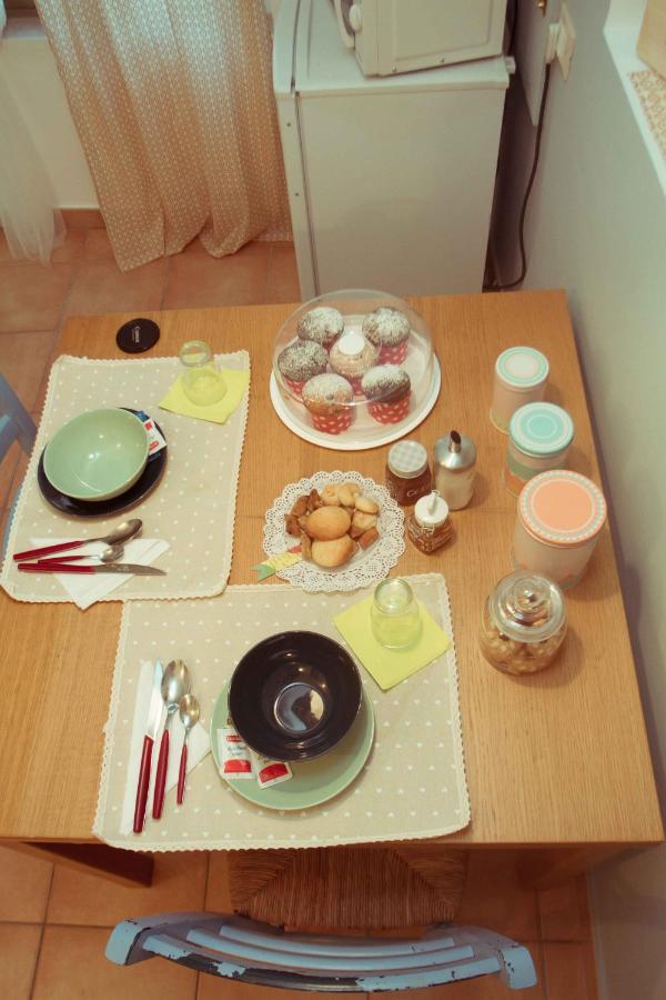 アトリ La Finestra Sul Cortile Bed & Breakfast エクステリア 写真
