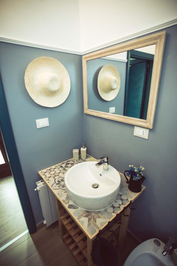 アトリ La Finestra Sul Cortile Bed & Breakfast エクステリア 写真