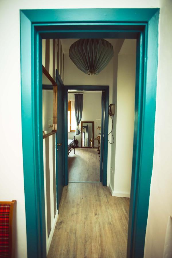 アトリ La Finestra Sul Cortile Bed & Breakfast エクステリア 写真