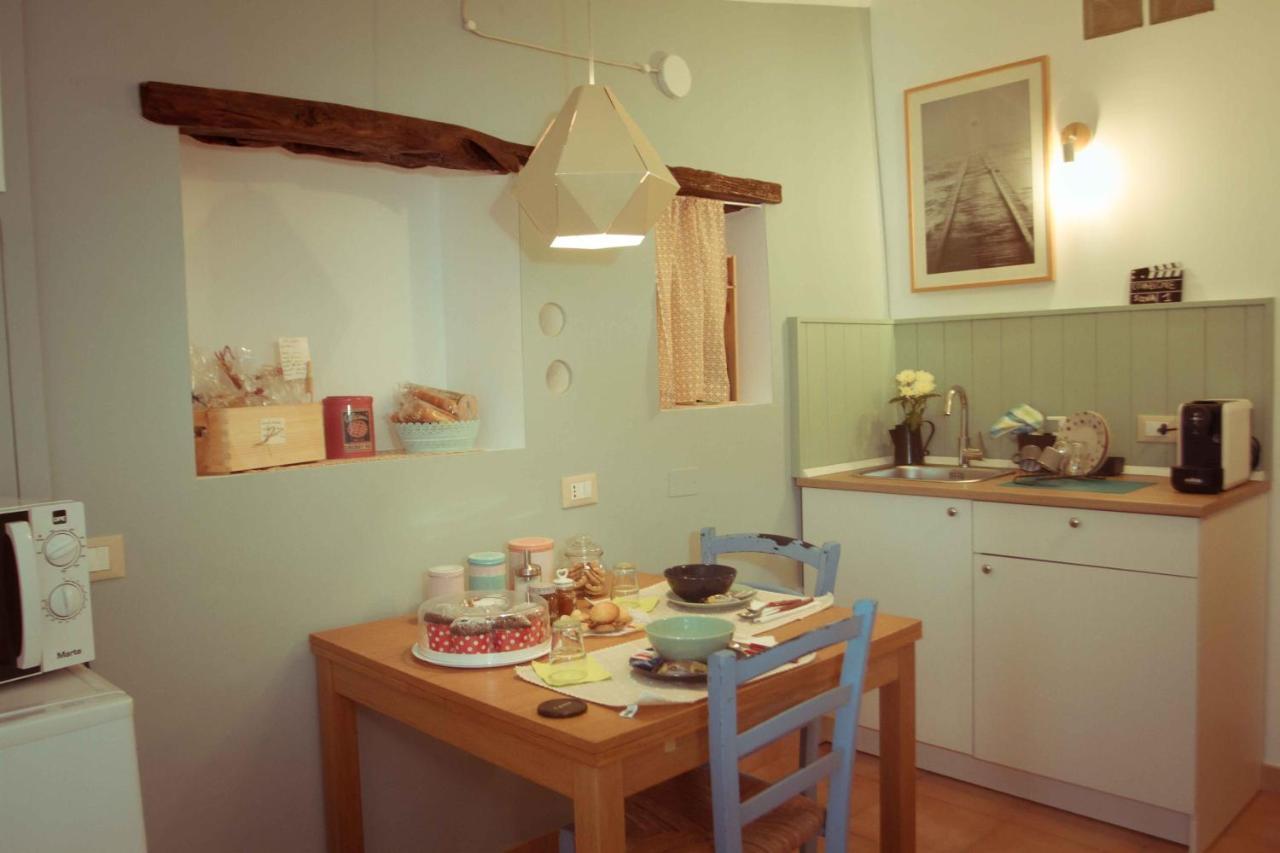 アトリ La Finestra Sul Cortile Bed & Breakfast エクステリア 写真