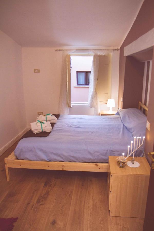 アトリ La Finestra Sul Cortile Bed & Breakfast エクステリア 写真